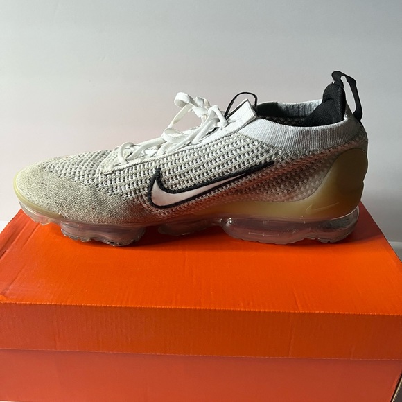 🌟SOLD🌟Nike Vapormax metallic silver (Size 12) - Picture 3 of 9
